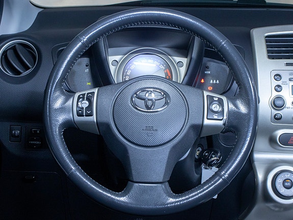 Toyota Urban Cruiser 30 of 30