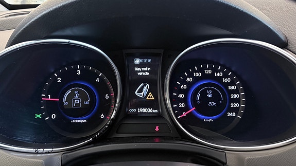Hyundai Santa Fe 19 of 30