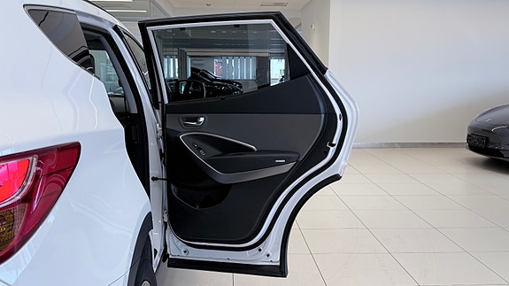 Hyundai Santa Fe 12 of 30
