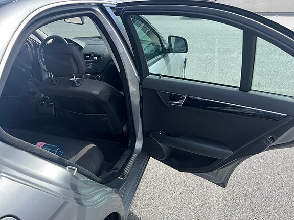 Mercedes-Benz C200 d 6 of 25