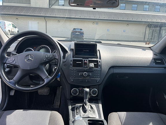 Mercedes-Benz C200 d 23 of 25