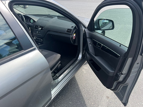 Mercedes-Benz C200 d 8 of 25