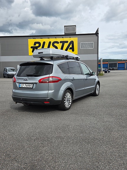 Ford S-MAX 4 of 5