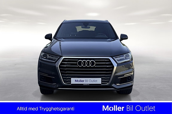 Audi Q7 2 of 5