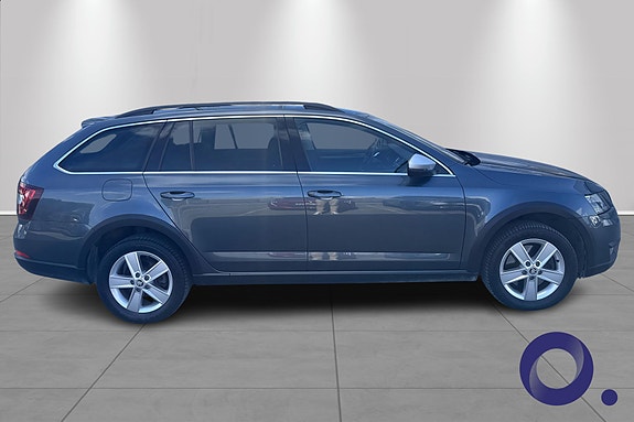 Skoda Octavia Scout 7 of 17