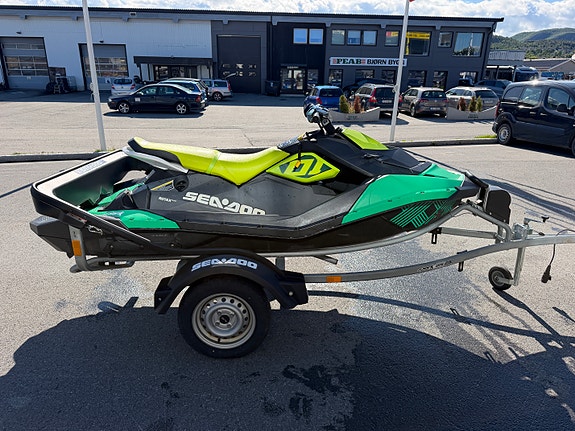 BRP SEA-DOO SPARK TRIXX 3UP 5 of 7