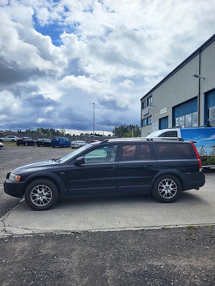 Volvo XC70 4 of 5