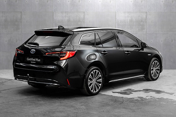 Toyota Corolla 2 of 5