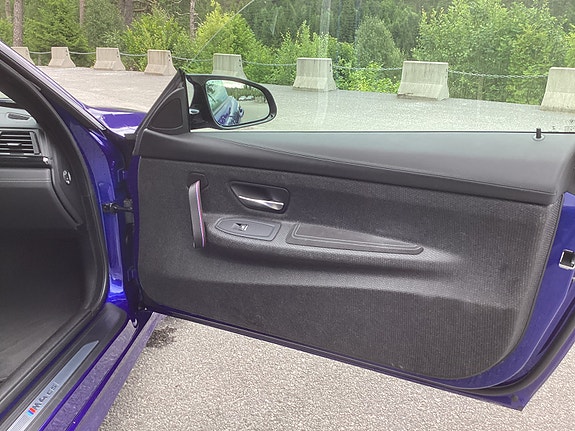 BMW M4 25 of 30