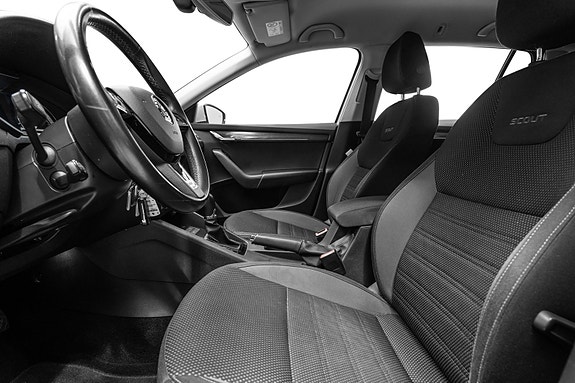 Skoda Octavia Scout 10 of 24