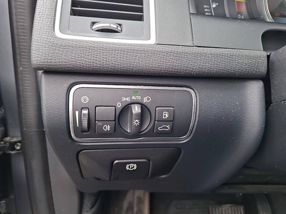 Volvo XC60 17 of 28