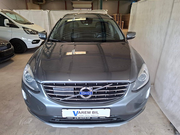 Volvo XC60 2 of 28