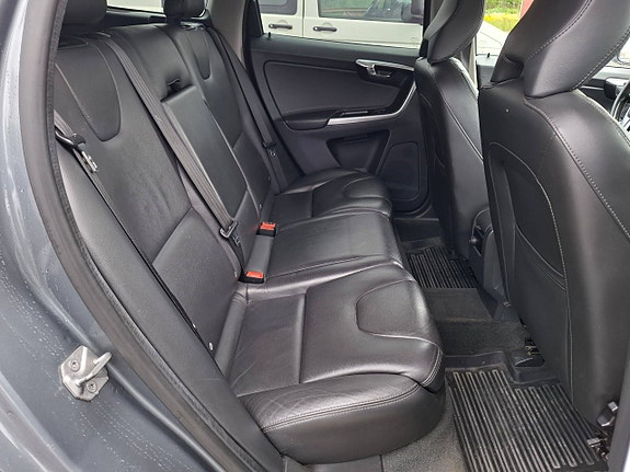 Volvo XC60 26 of 28