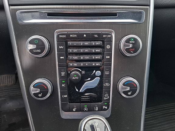 Volvo XC60 16 of 28