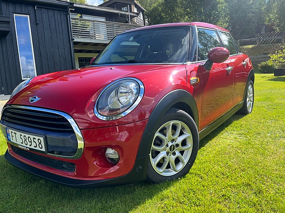 MINI Cooper 4 of 5