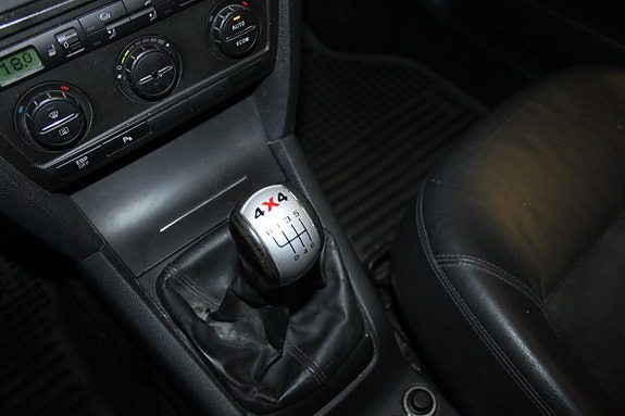 Skoda Octavia Scout 11 of 23