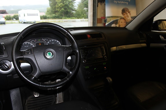 Skoda Octavia Scout 8 of 23