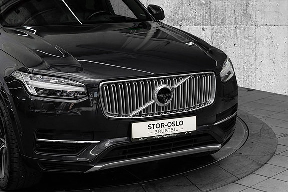 Volvo XC90 2 of 5