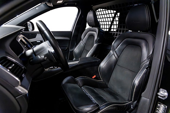 Volvo XC90 3 of 5
