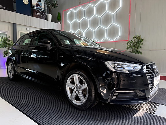 Audi A3 4 of 5