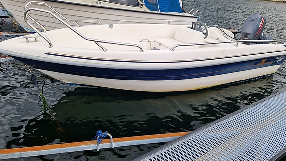 Yamarin 4210SL - Perfekt hytte- og familiebåt, inkl. båthenger 3 of 12