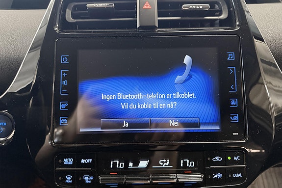 Toyota Prius Plug-in Hybrid 21 of 30
