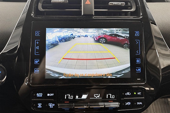 Toyota Prius Plug-in Hybrid 19 of 30