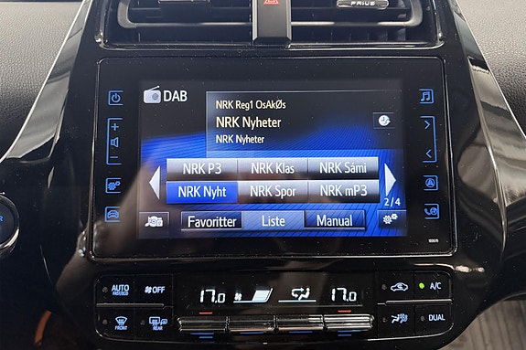 Toyota Prius Plug-in Hybrid 18 of 30