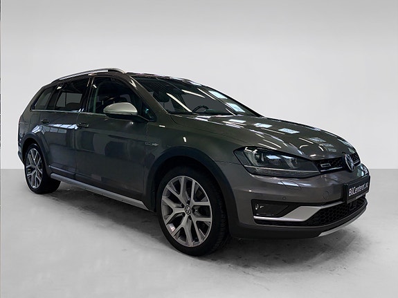 Volkswagen Golf Alltrack 4 of 5
