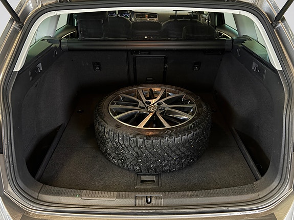 Volkswagen Golf Alltrack 28 of 30