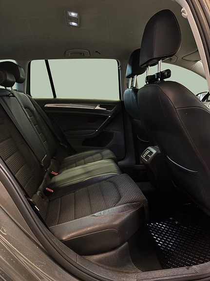 Volkswagen Golf Alltrack 17 of 30