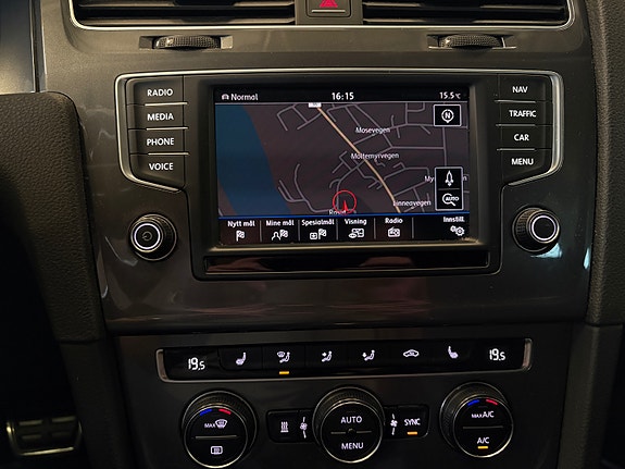 Volkswagen Golf Alltrack 22 of 30