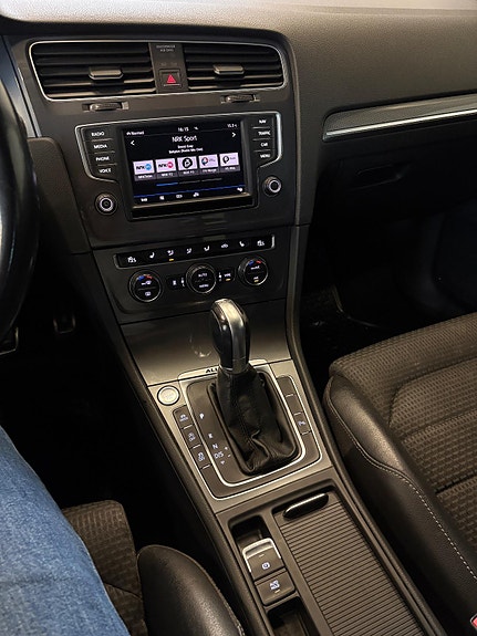 Volkswagen Golf Alltrack 21 of 30