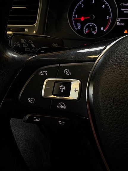 Volkswagen Golf Alltrack 26 of 30