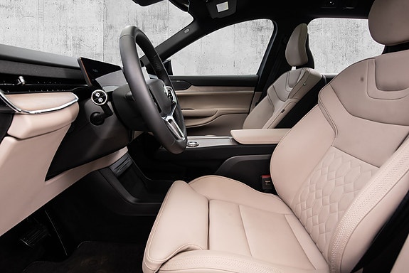 Volvo EX90 21 of 30
