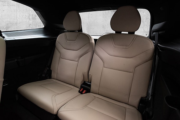 Volvo EX90 26 of 30