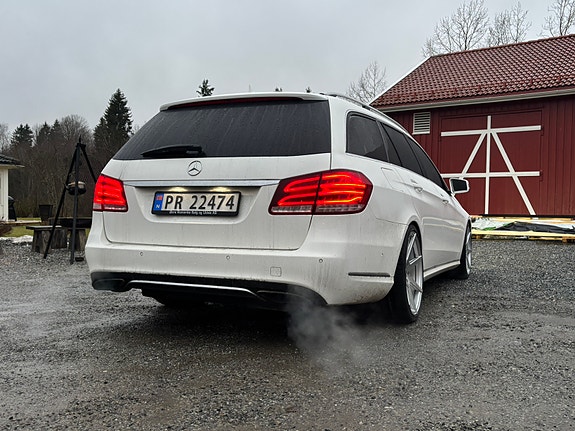 Mercedes-Benz E200 d 2 of 11