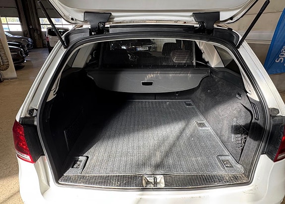 Mercedes-Benz E200 d 10 of 11
