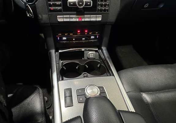 Mercedes-Benz E200 d 11 of 11
