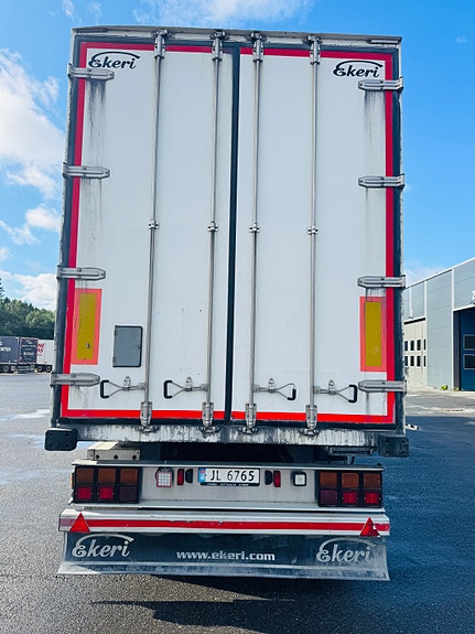 Ekeri stykkgodstrailer med Carrier 1800 singeltemp (9609 timer).  296 cm innvendig høyde! Vi tar service og ny EU før levering 3 of 8