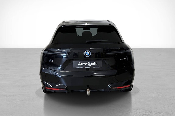 BMW iX 4 of 5