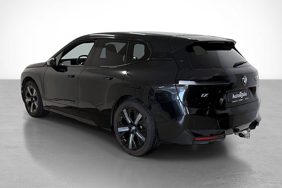 BMW iX 3 of 5