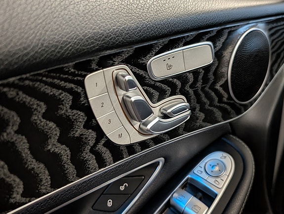 Mercedes-Benz GLC350 e 11 of 27