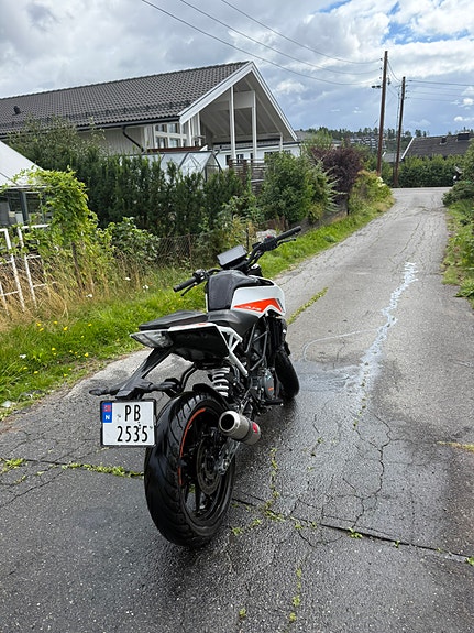 KTM 390 Duke 3 of 9