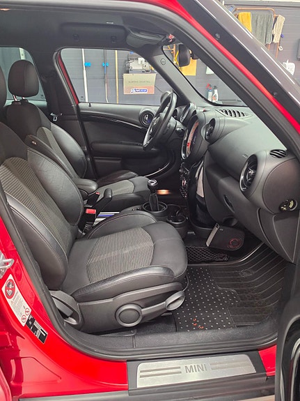 MINI Cooper 17 of 22