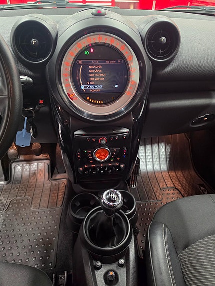 MINI Cooper 15 of 22