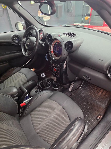 MINI Cooper 18 of 22