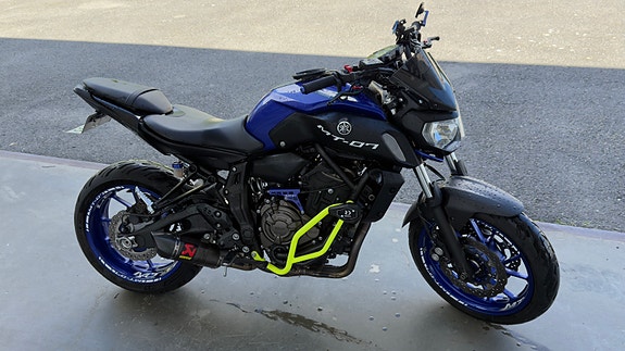 Yamaha MT-07 2 of 9