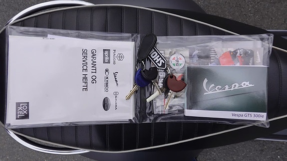 Vespa GTS 300 8 of 9