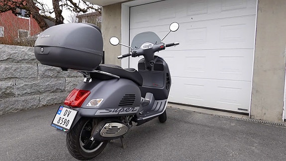 Vespa GTS 300 7 of 9